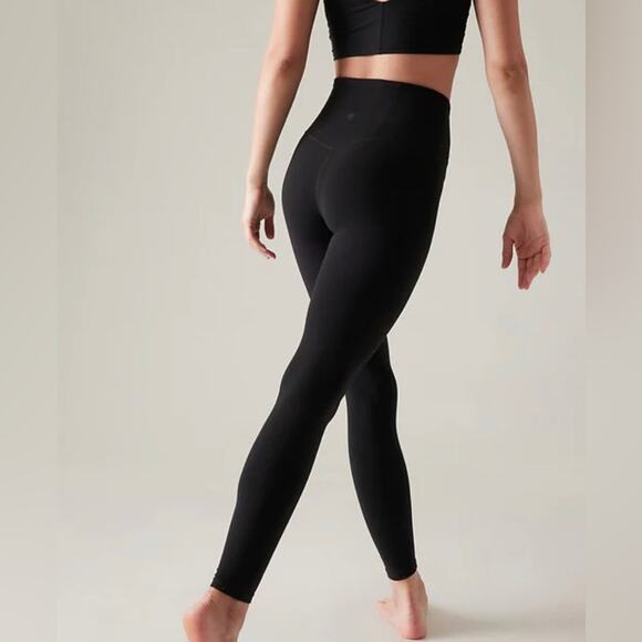 Athleta Ultra High Rise Elation 7/8 Tight Black Leggings Size XXS - Picture 1 of 7